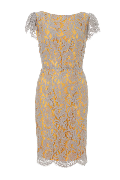 Cocktailkleid aus Spitze mit Flügelärmeln
