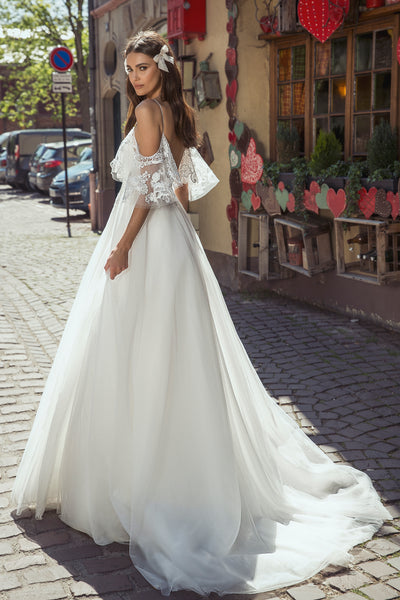 Brautkleid mit Spagettiträgern und Herzausschnitt