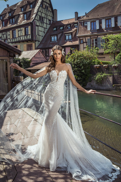 Traumhaftes Brautkleid figurbetont