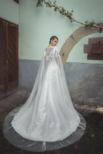 Brautkleid mit extra Cape aus Spitze und Tüll